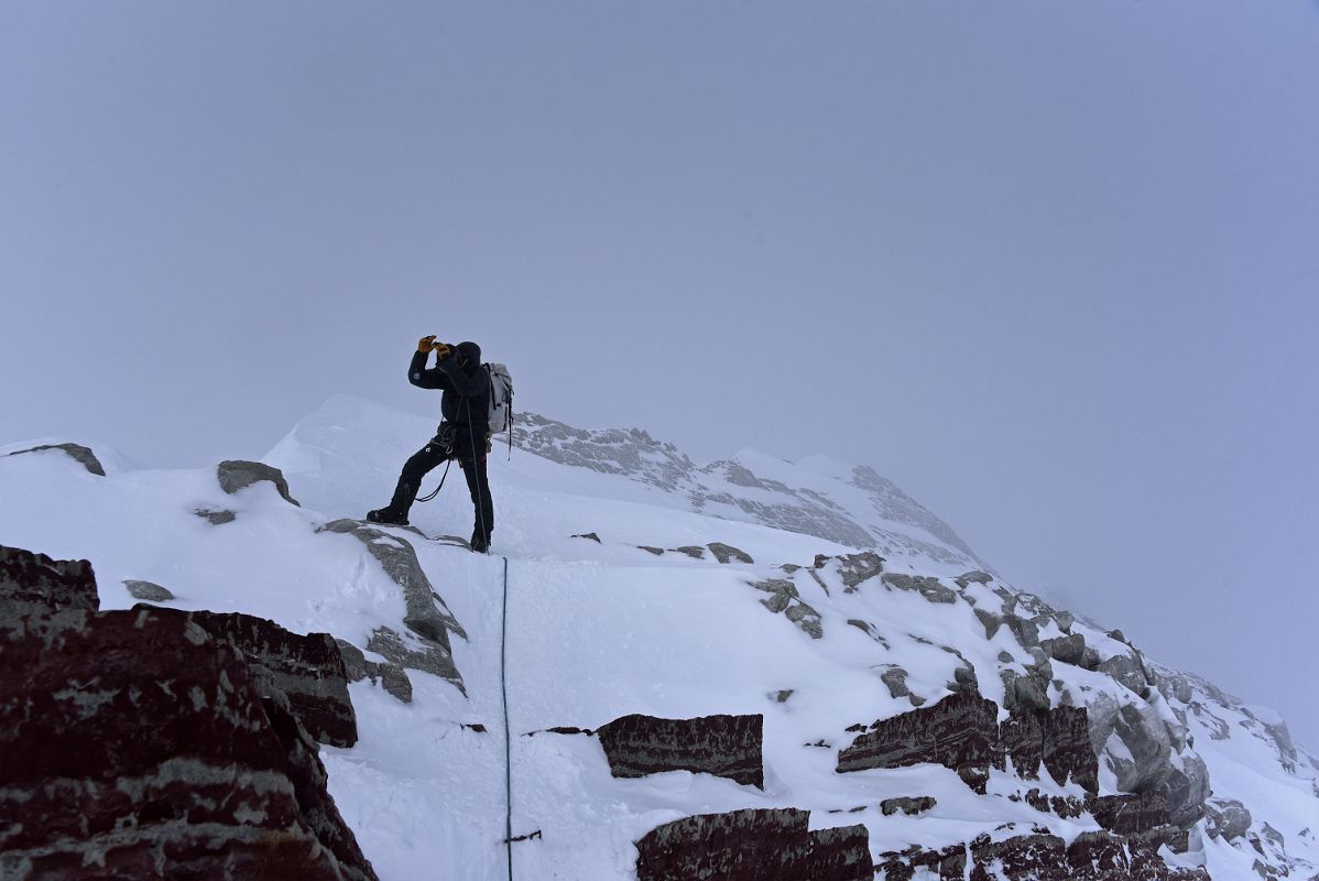 04A Guide Josh Hoeschen Leads On The Rocky Mount Vinson Summit Ridge